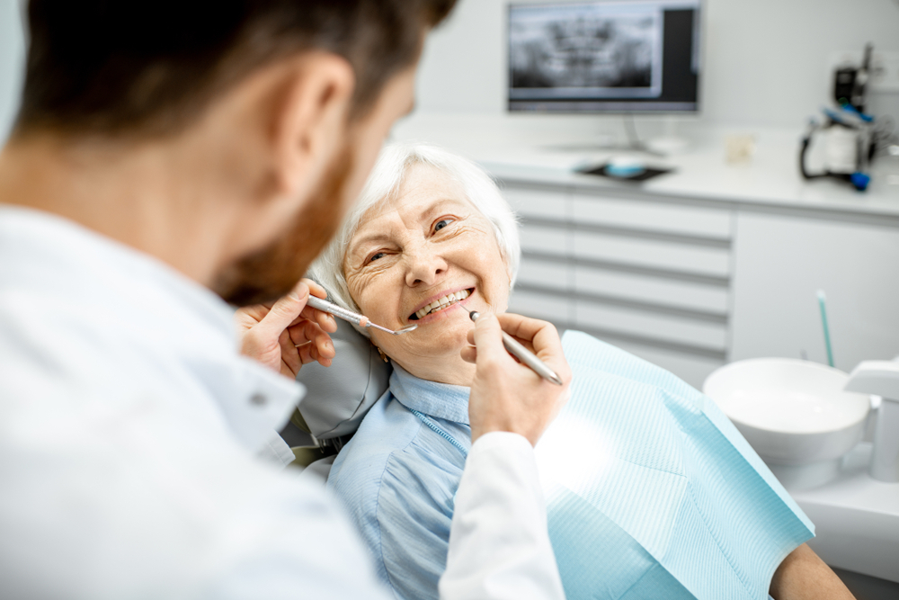 advantages of fluoride treatments for dental health in the elderly